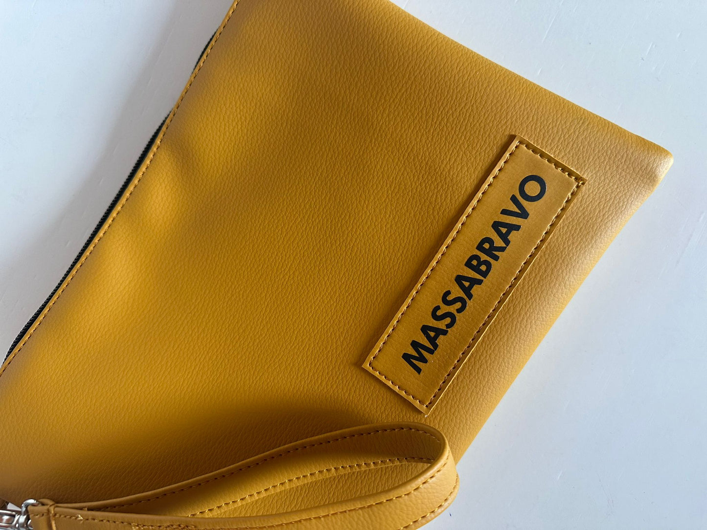 Pochette Gialla con laccio